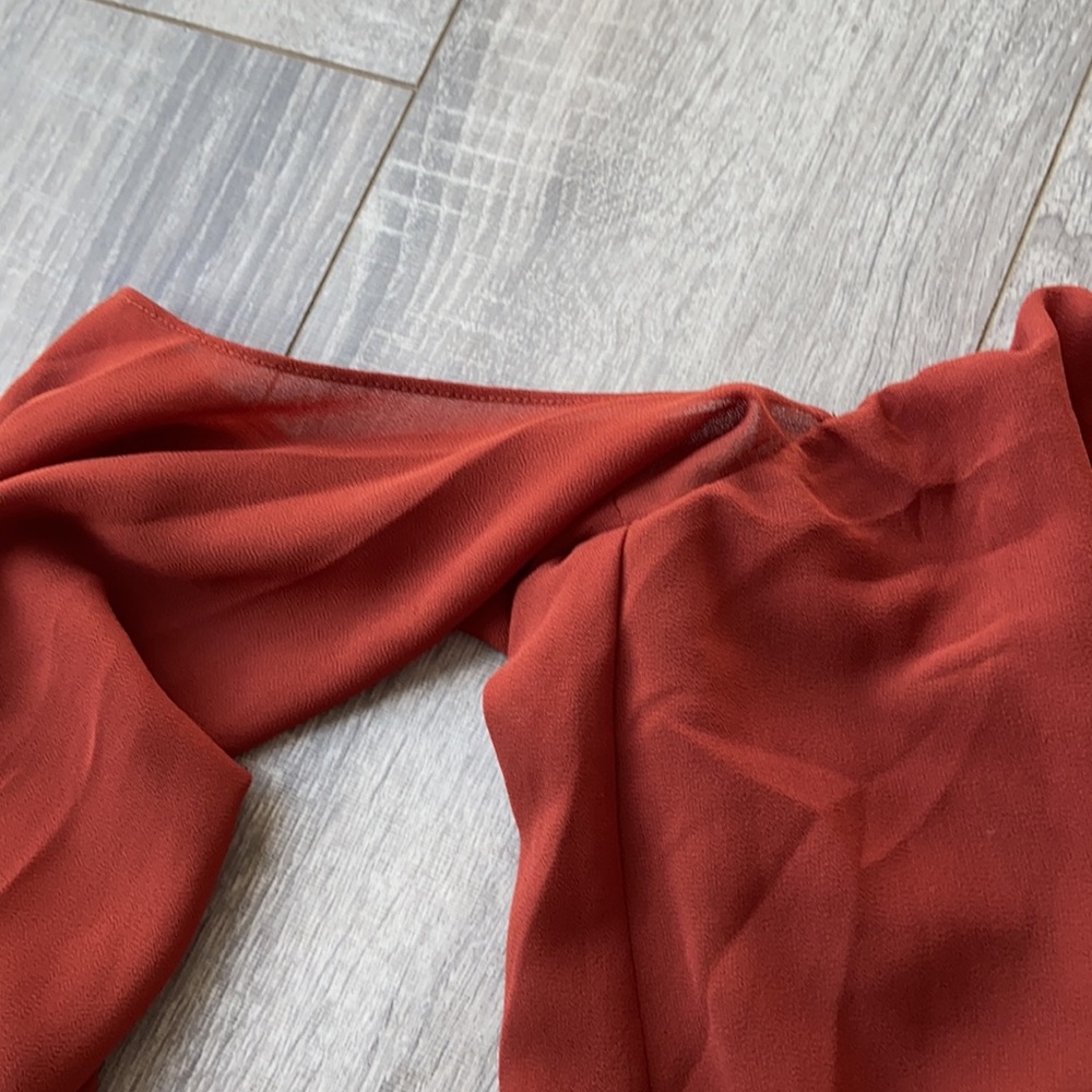 Off the Shoulder Rust colored Top - Picture 5 of 10